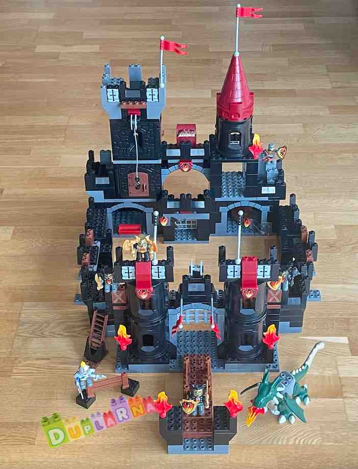 Lego Duplo 4785 - Velký černý hrad s drakem / Black Castle