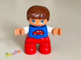 Lego Duplo Dítě - kluk s autíčkem / červené kalhoty