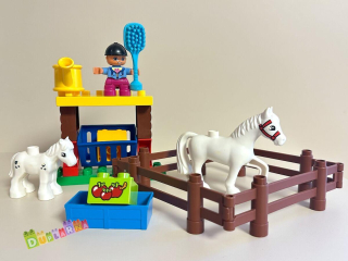 Lego Duplo 10806 - Koňské Stáje / Menší farma
