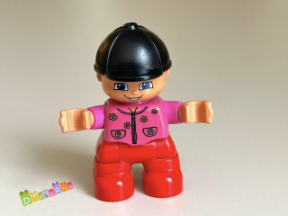 Lego Duplo Dítě -  holčička s jezdeckou helmou/ červené kalhoty