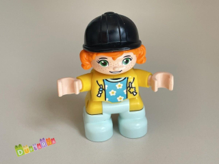 Lego Duplo Dítě - holčička s jezdeckou helmou