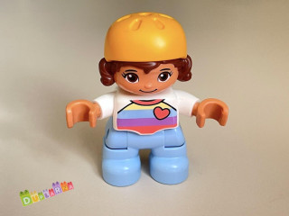 Lego Duplo Dítě - holčička s helmou