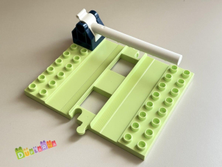 Lego Duplo koleje - Nový přejezd se závorou