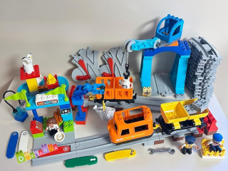 Lego Duplo 10875 - Nákladní Vlak